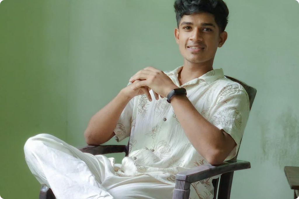 Vignesh Puthur Net Worth